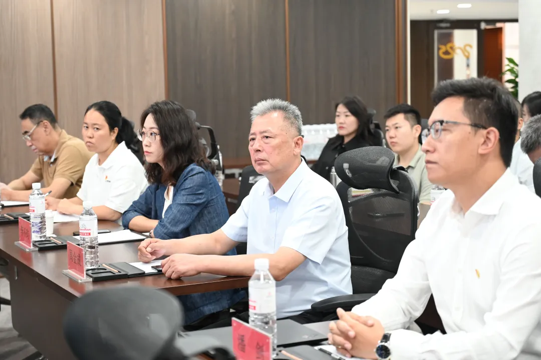 引领4.jpg 引领4.jpg