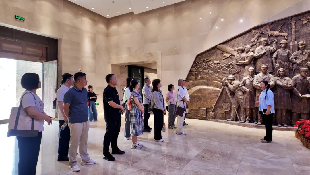 党总支2.jpg 党总支2.jpg